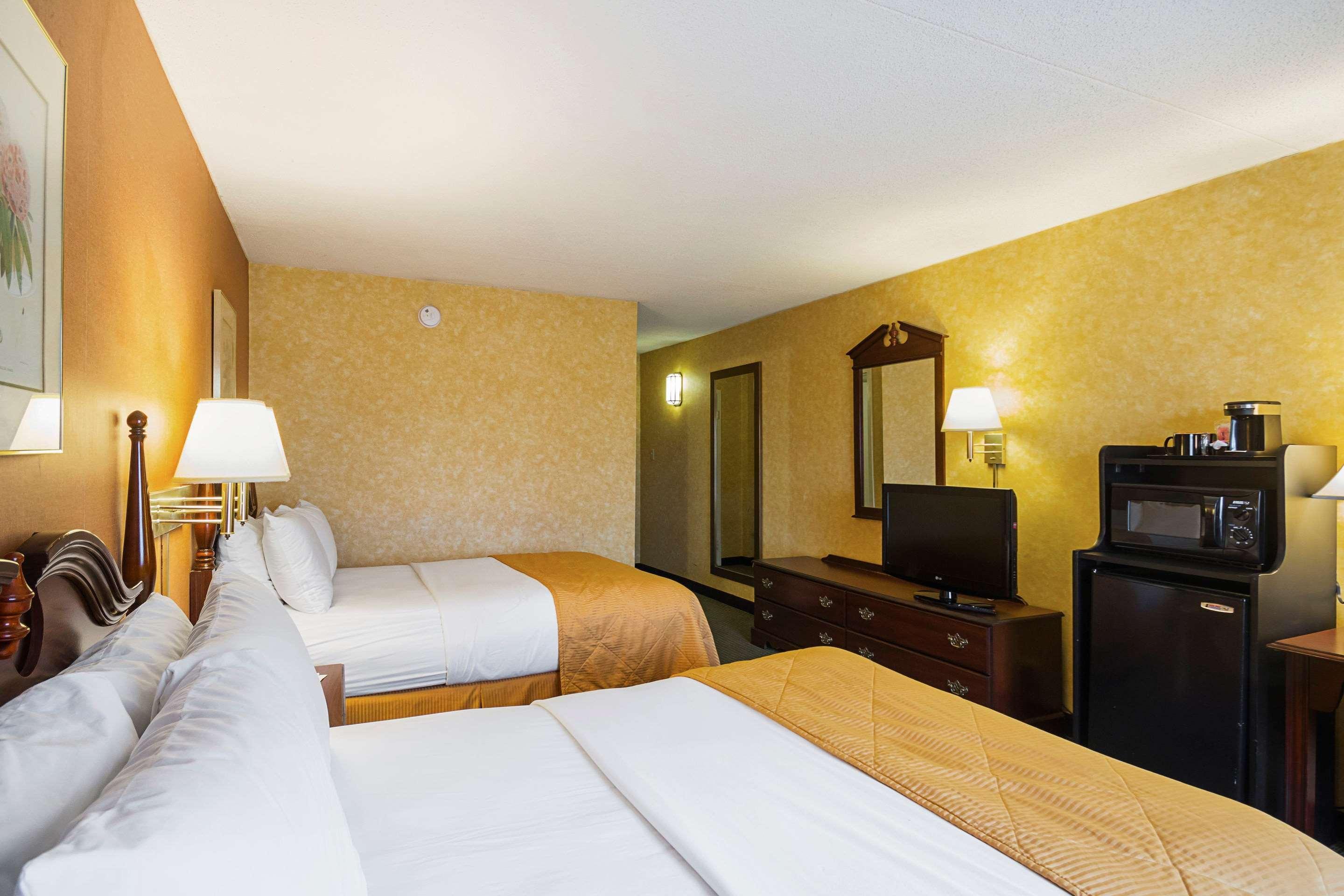Clarion Inn Фермонт Екстер'єр фото