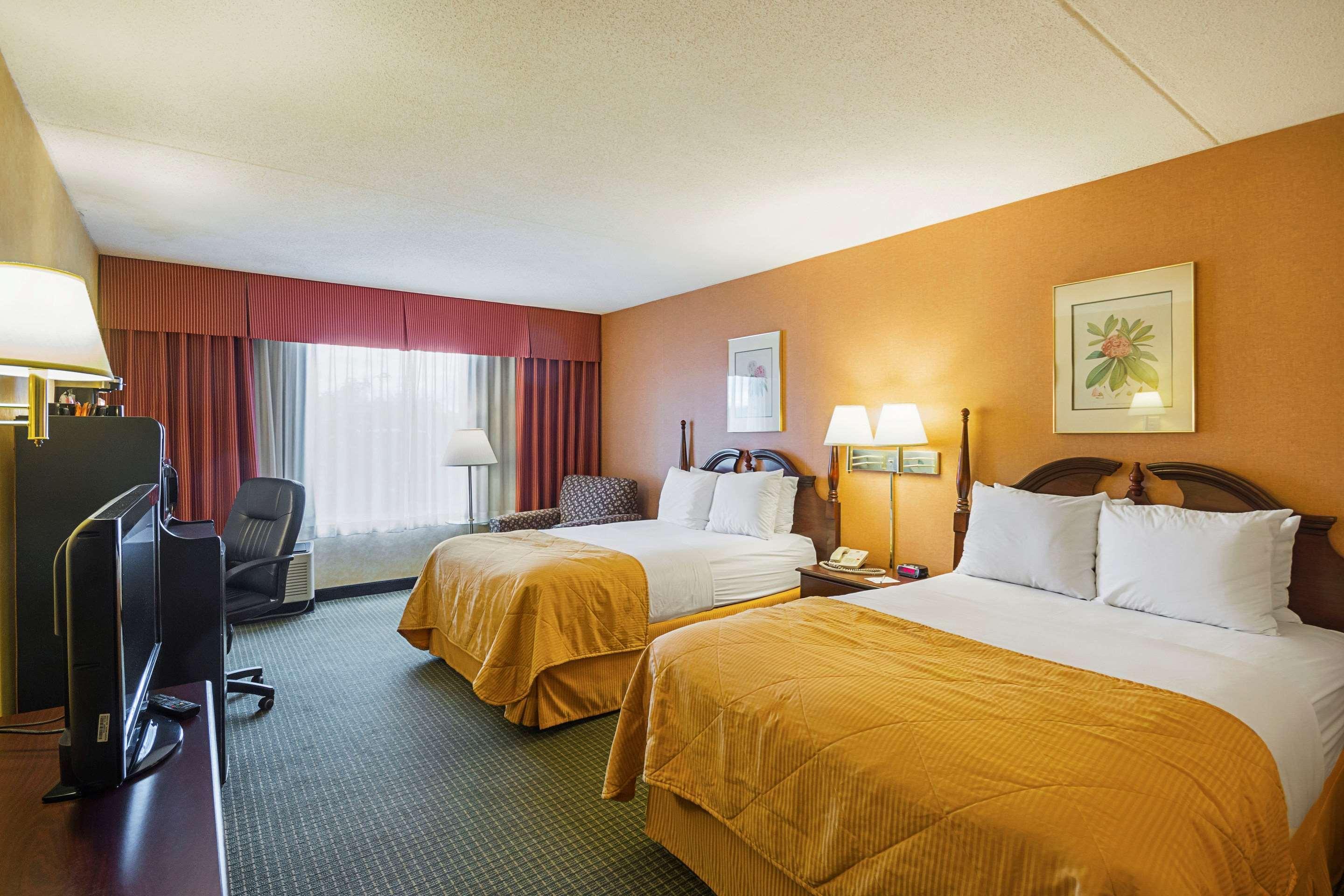 Clarion Inn Фермонт Екстер'єр фото