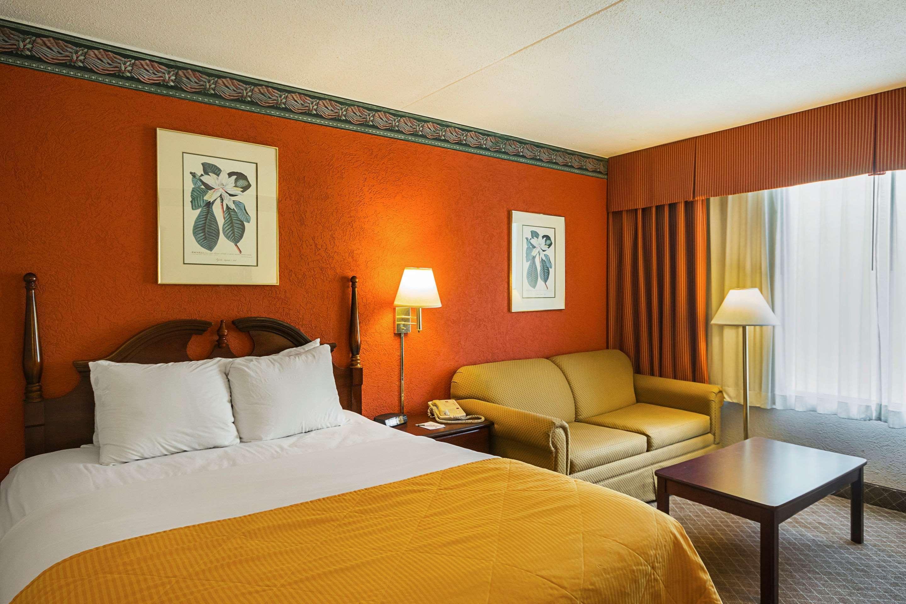 Clarion Inn Фермонт Екстер'єр фото