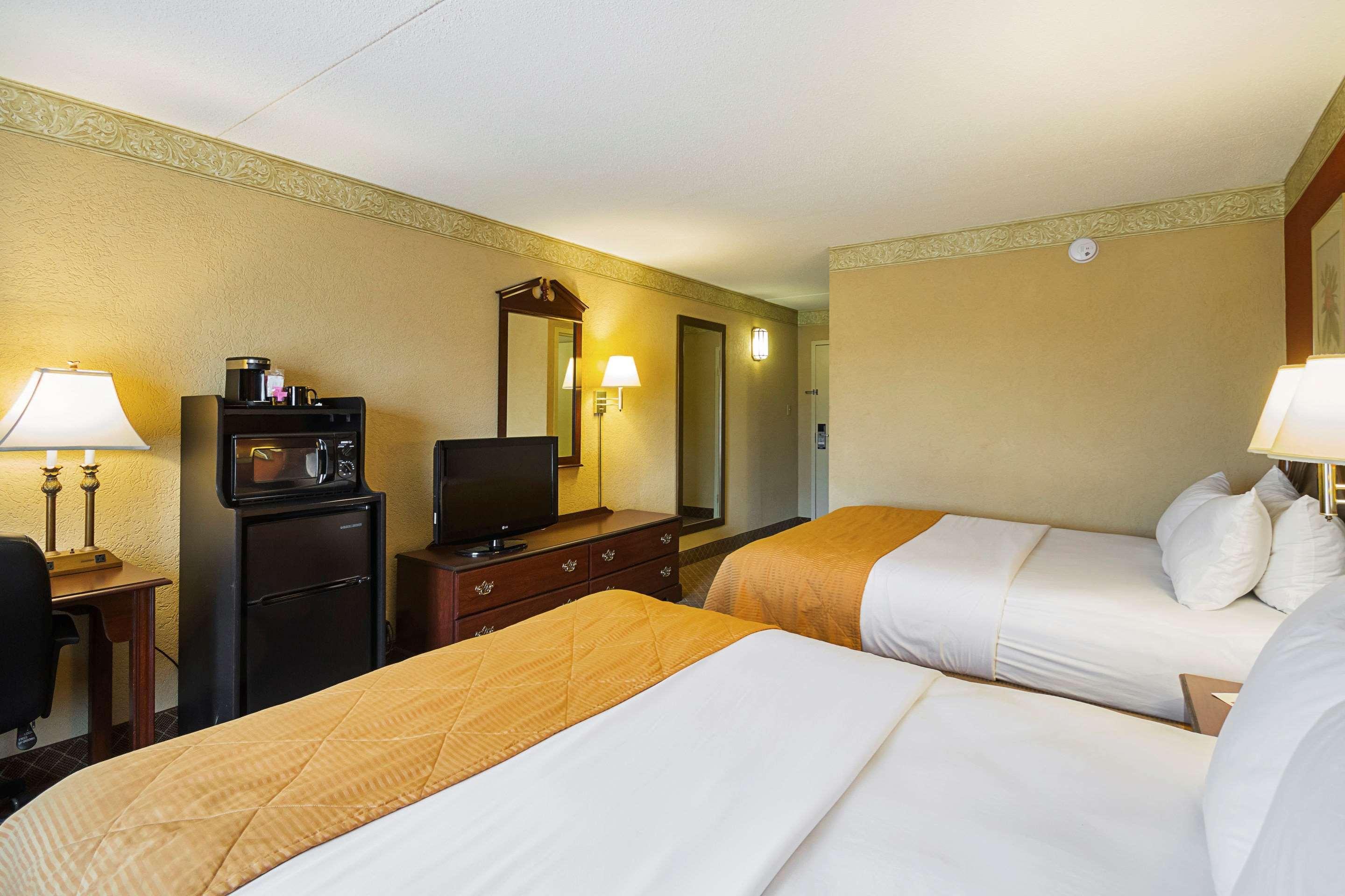 Clarion Inn Фермонт Екстер'єр фото