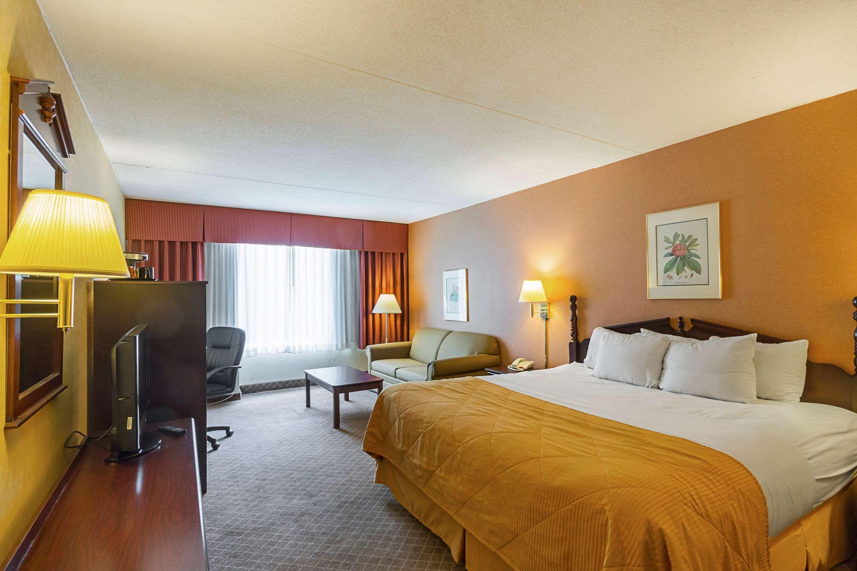Clarion Inn Фермонт Екстер'єр фото