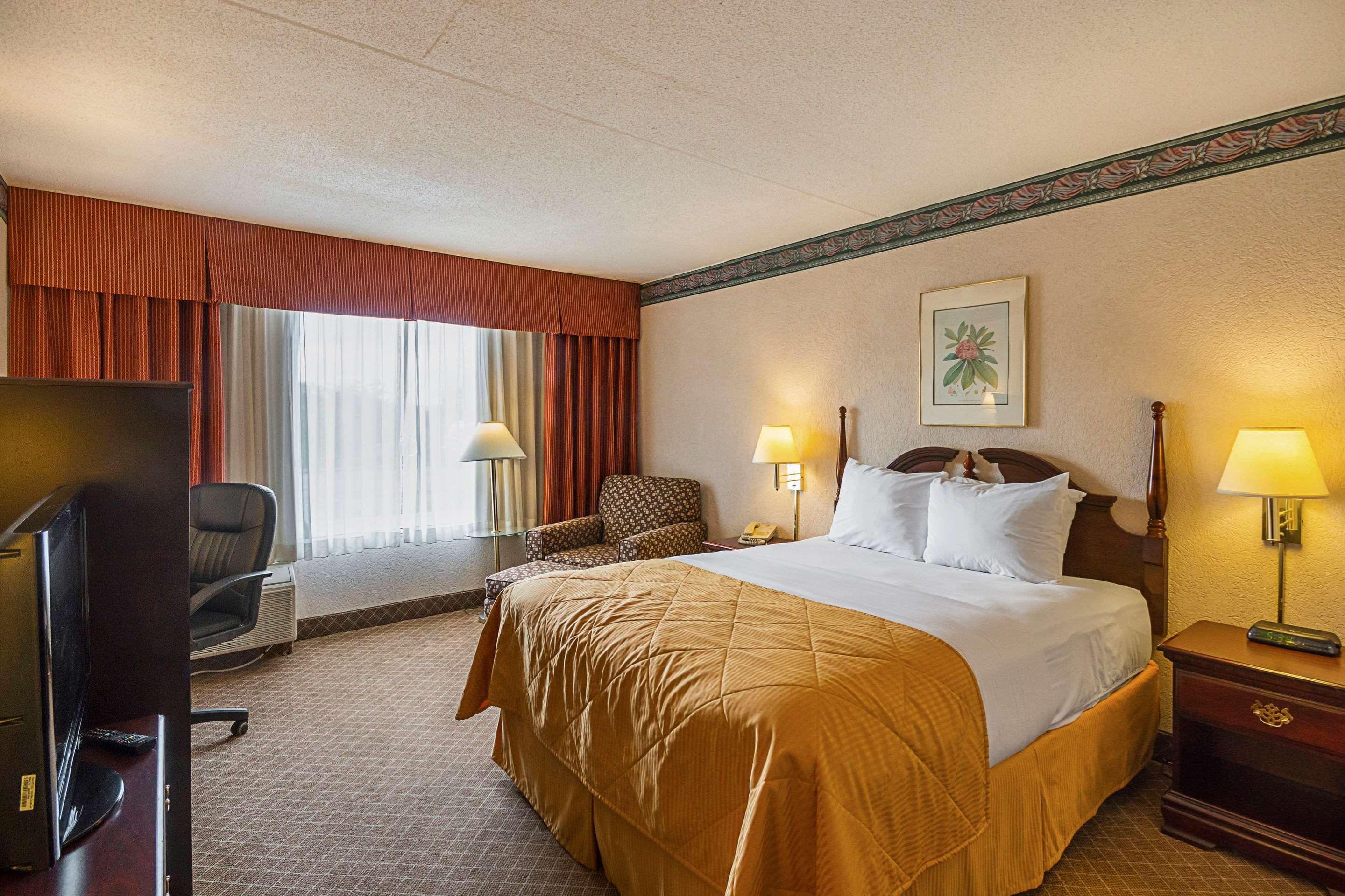Clarion Inn Фермонт Екстер'єр фото