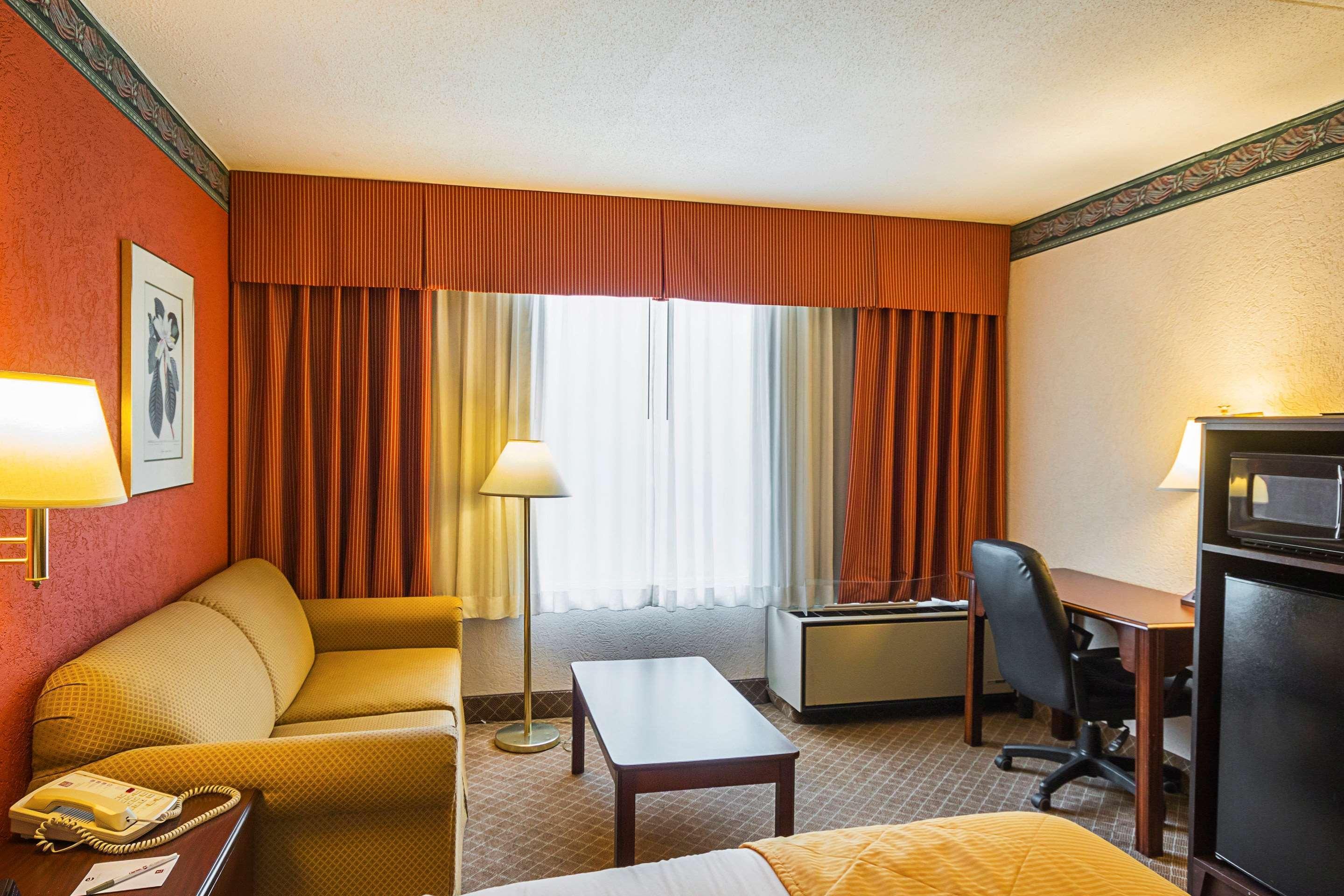 Clarion Inn Фермонт Екстер'єр фото