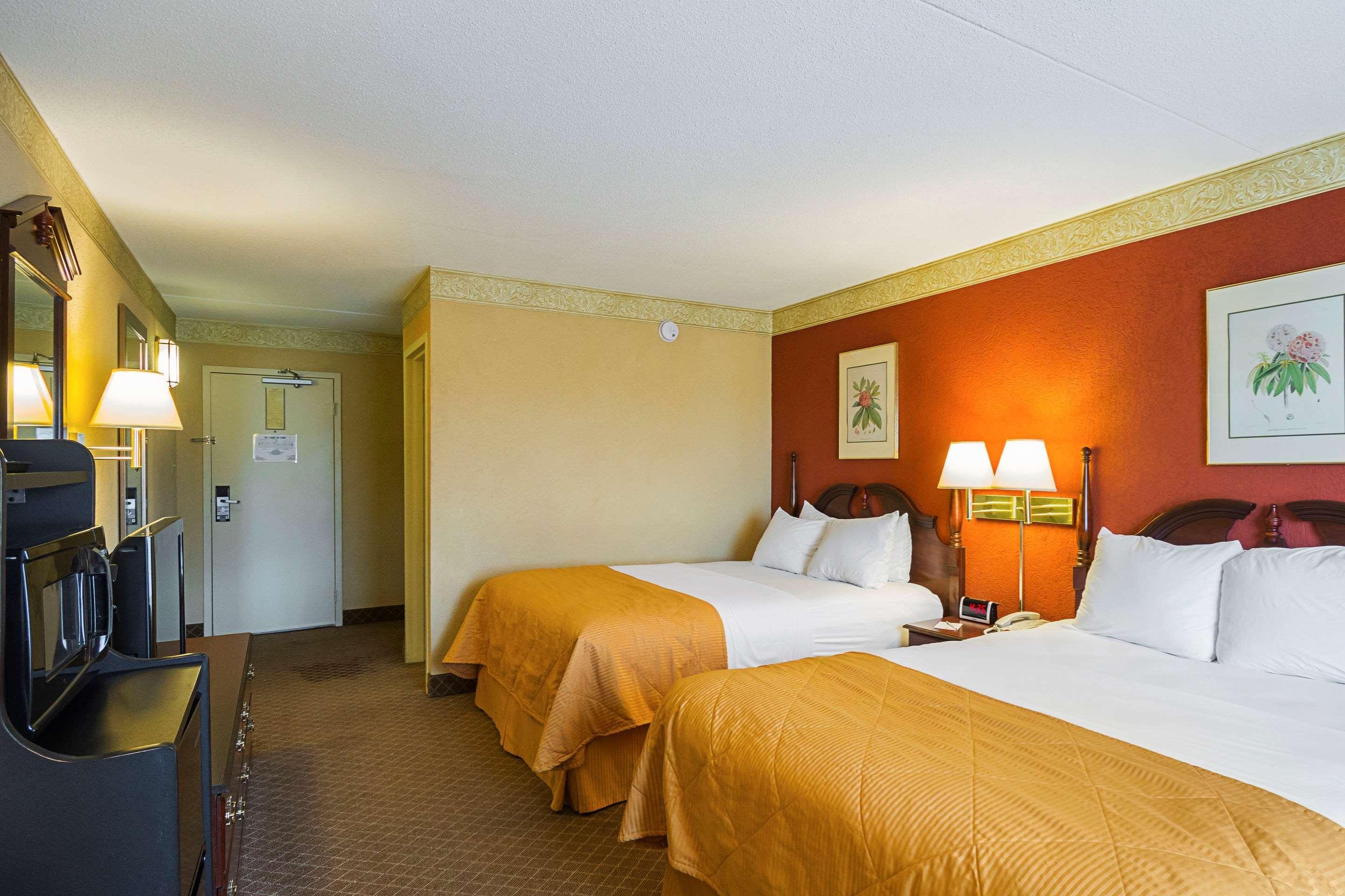 Clarion Inn Фермонт Екстер'єр фото