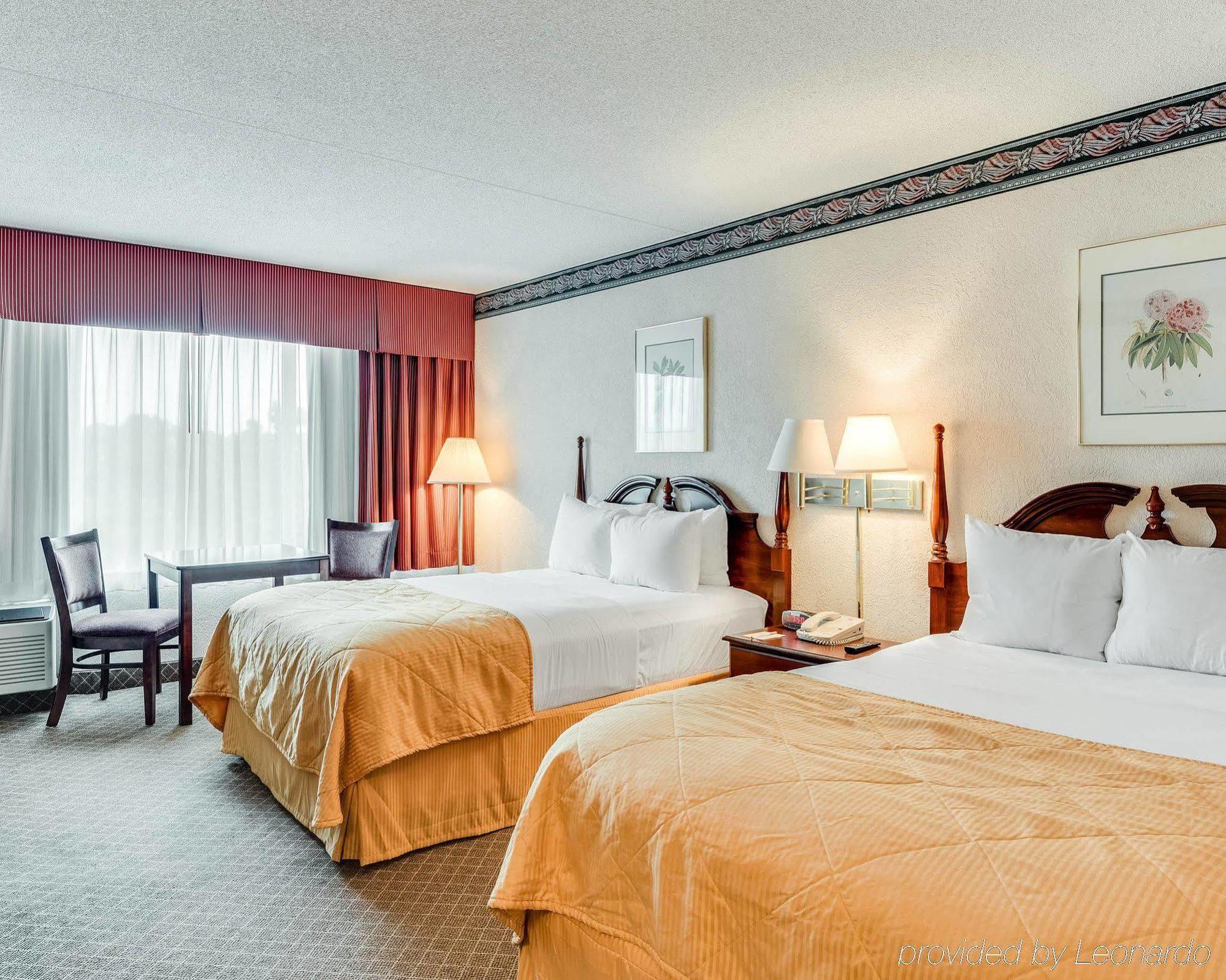 Clarion Inn Фермонт Екстер'єр фото
