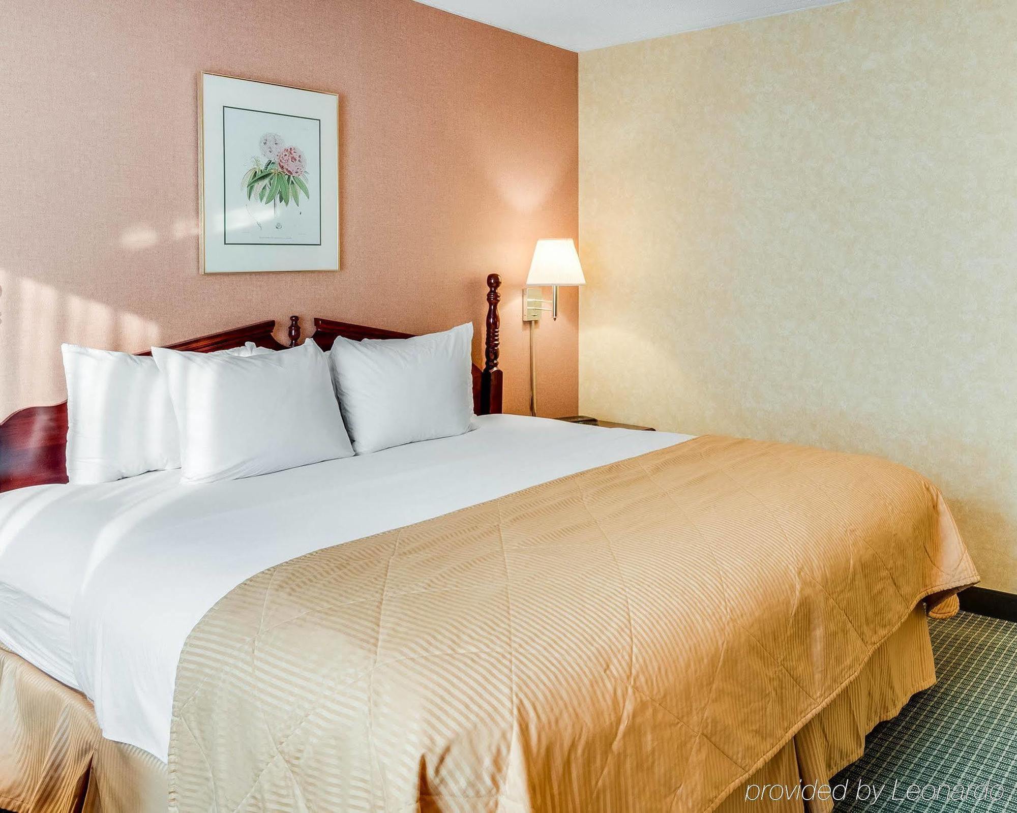 Clarion Inn Фермонт Екстер'єр фото