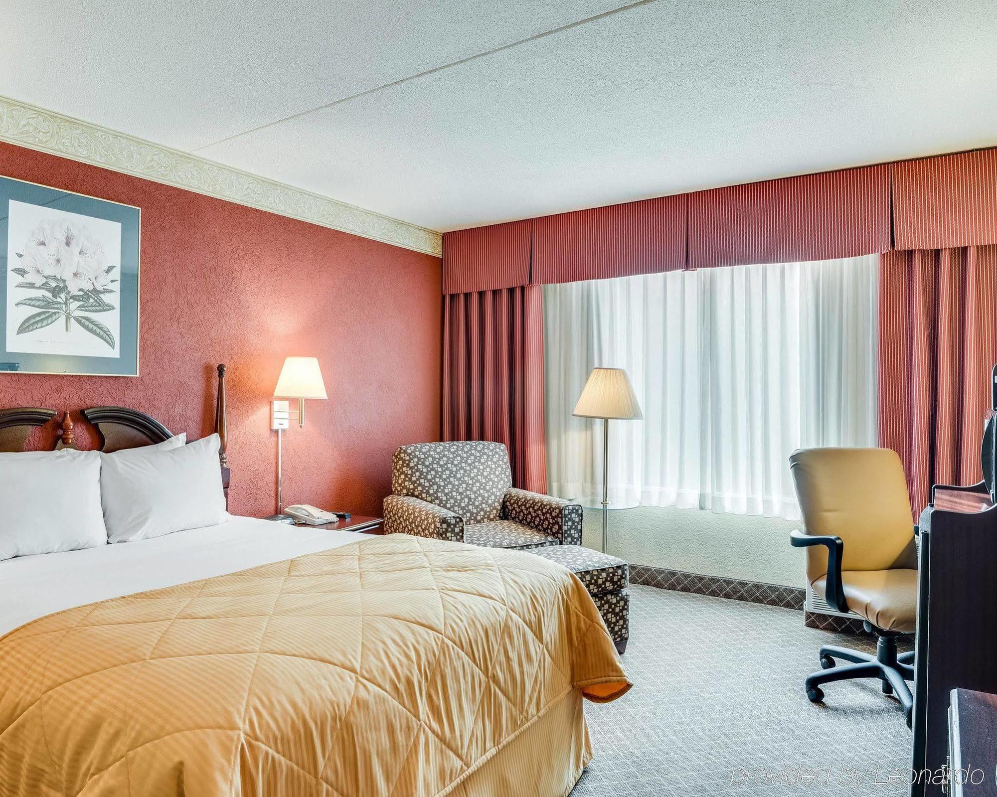 Clarion Inn Фермонт Екстер'єр фото