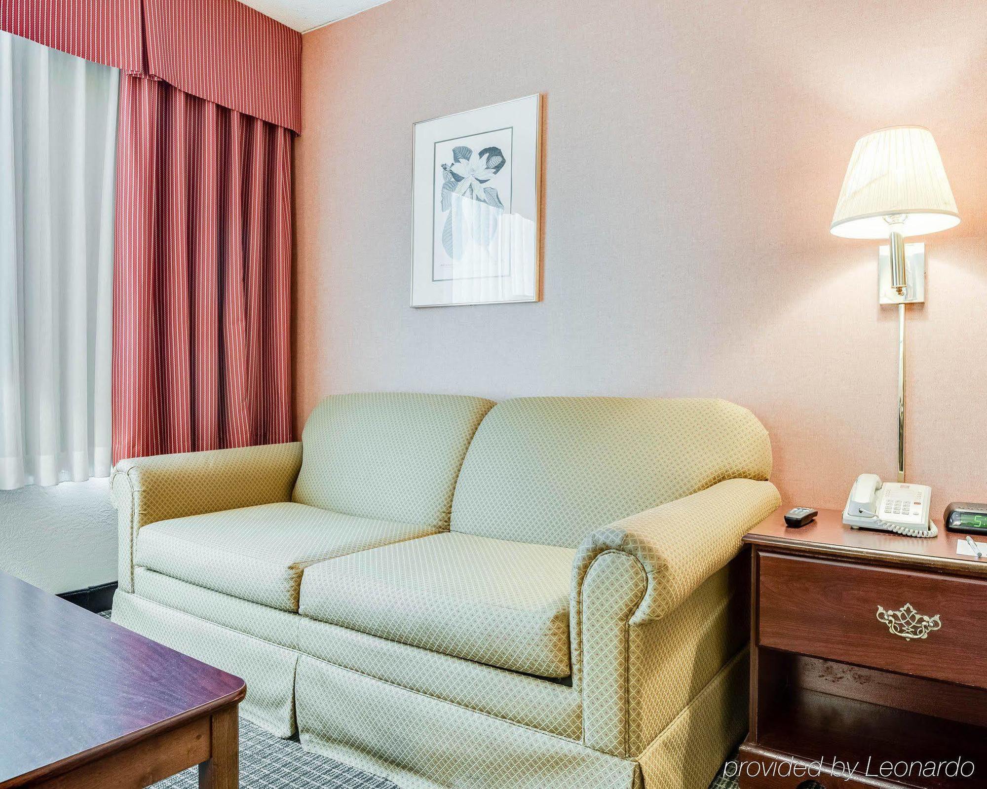 Clarion Inn Фермонт Екстер'єр фото