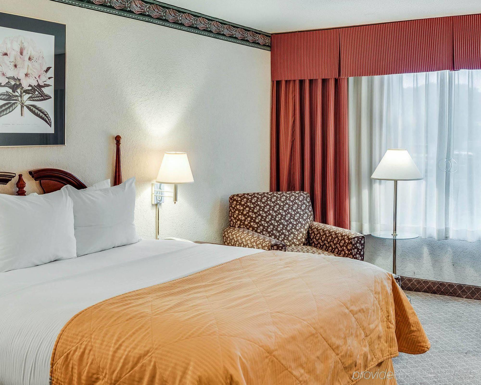 Clarion Inn Фермонт Екстер'єр фото