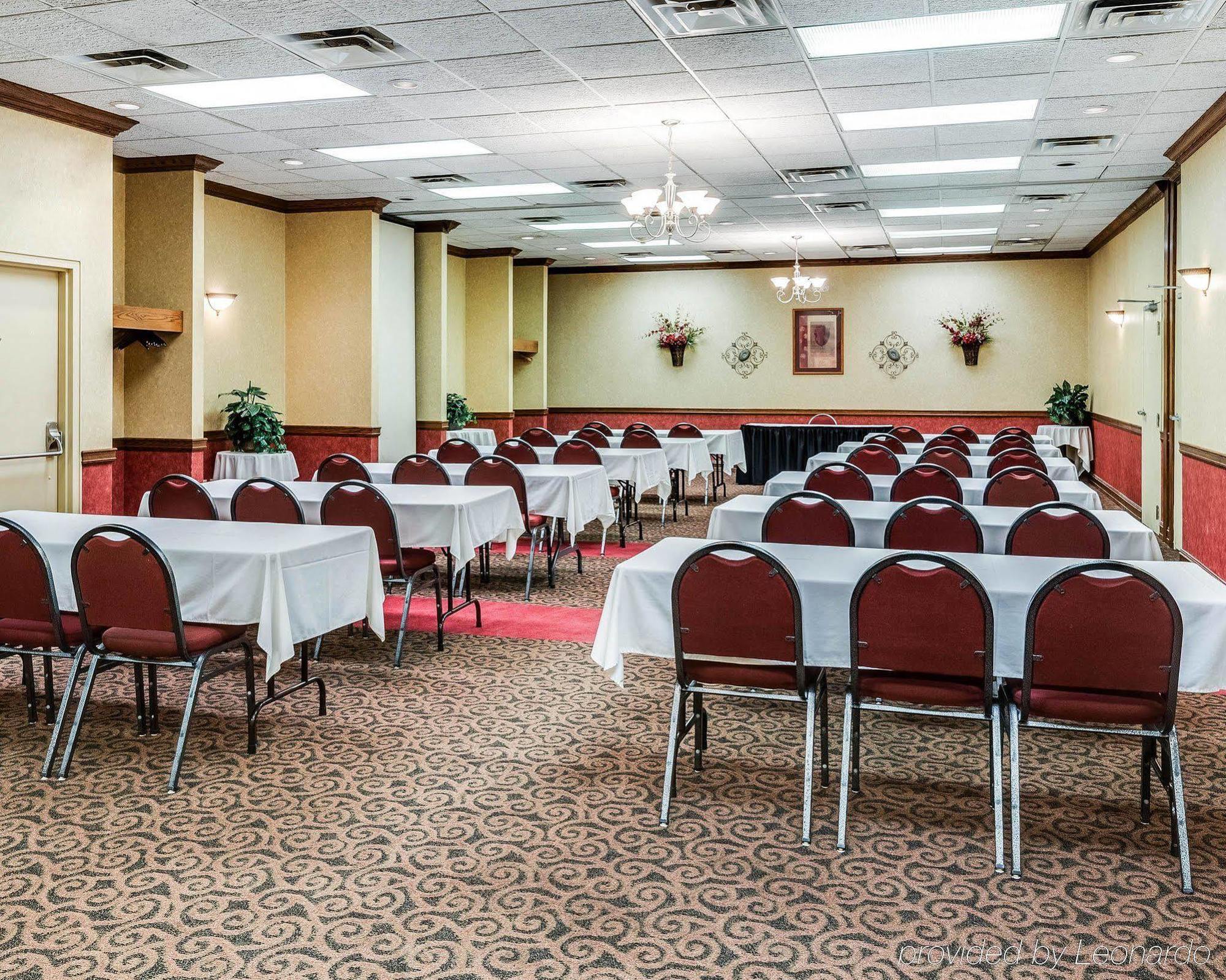 Clarion Inn Фермонт Екстер'єр фото