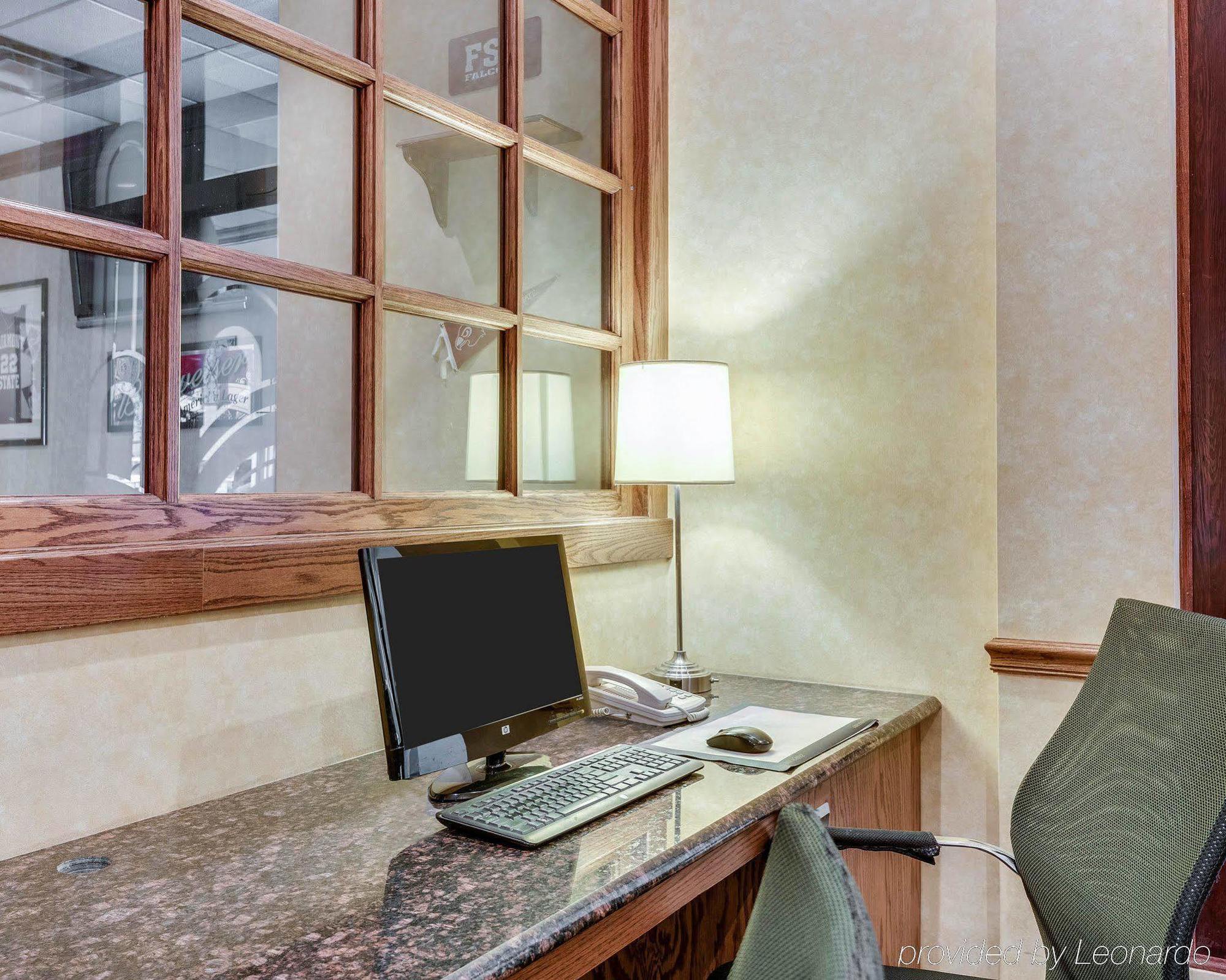 Clarion Inn Фермонт Екстер'єр фото