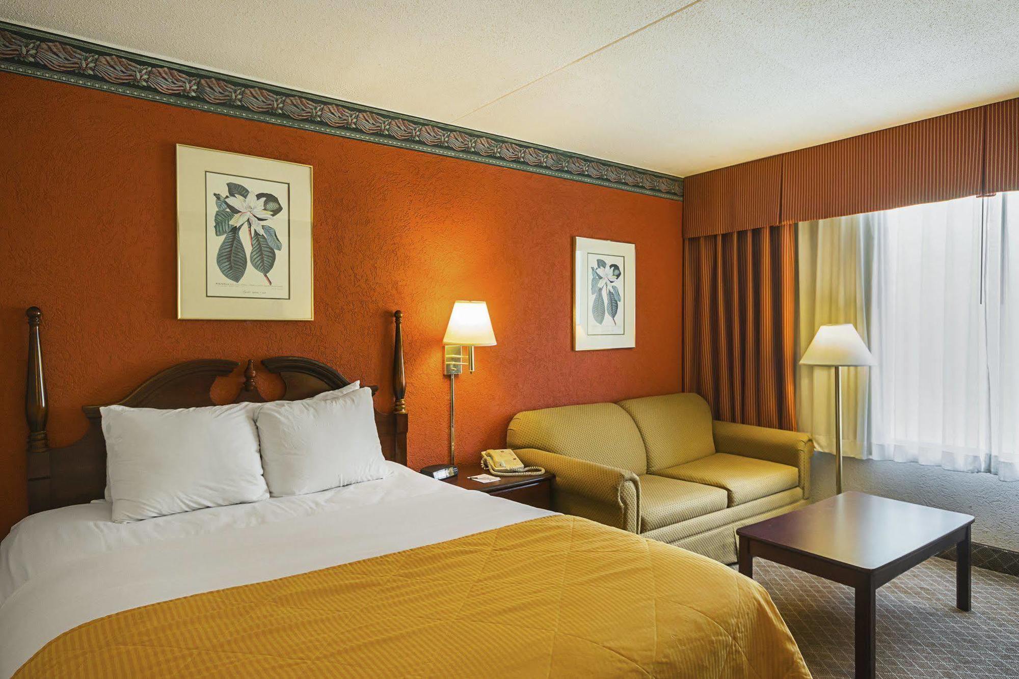 Clarion Inn Фермонт Екстер'єр фото